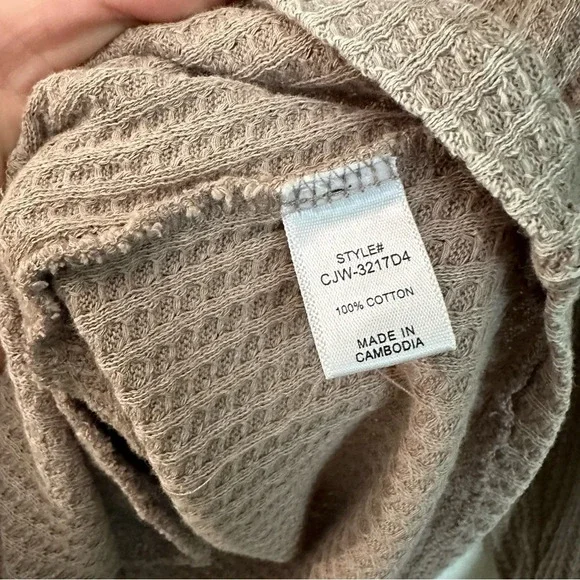 Women's Mocha Cotton Waffle Acid Wash Shacket - Picture 6 of 8